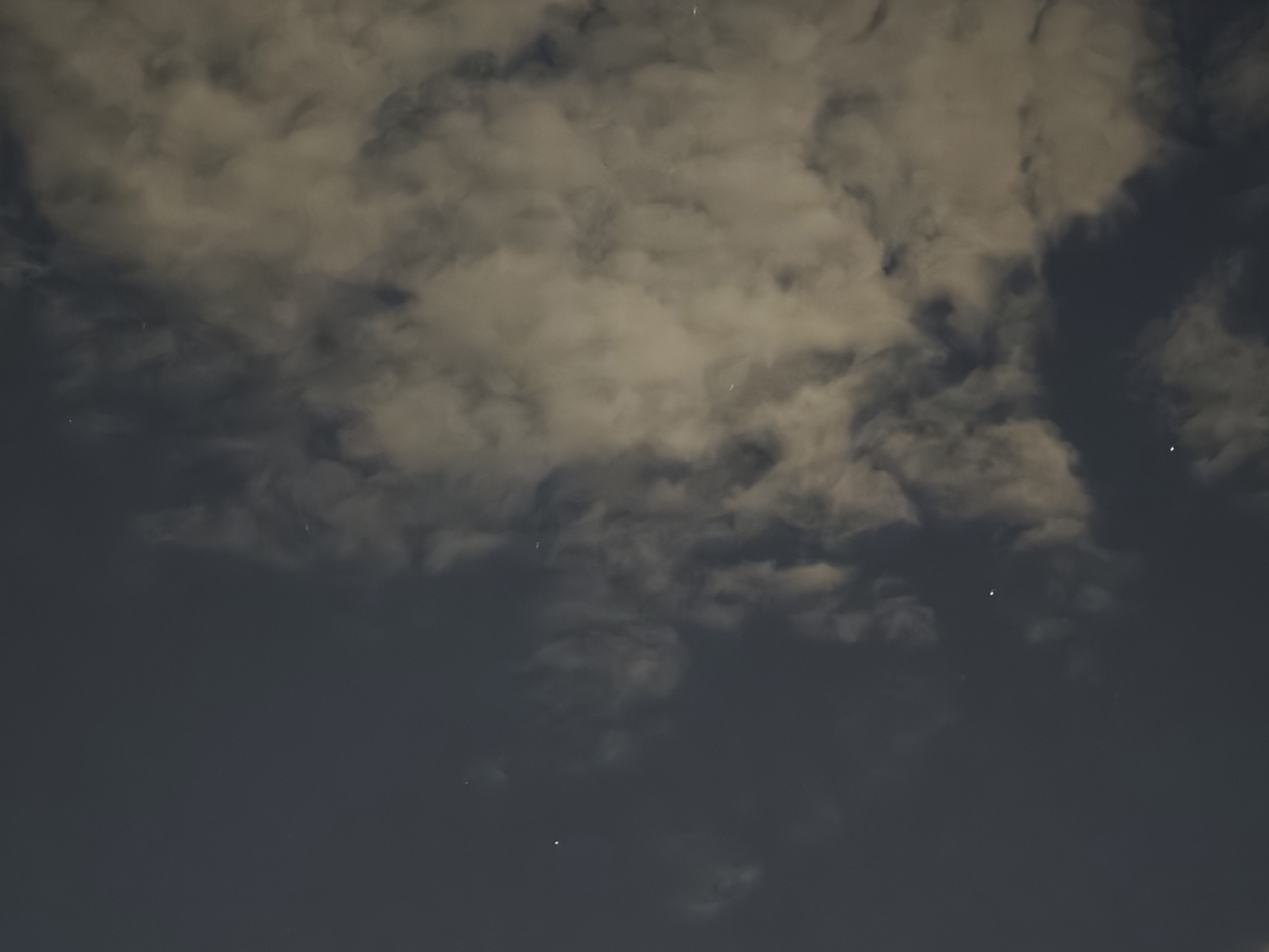 Ночное небо в мягких тёмно-синих оттенках